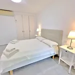 Amazing Sea Views Over Port Apartament *