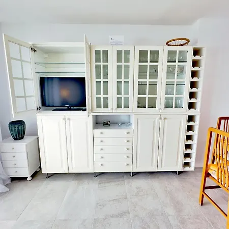 Amazing Sea Views Over Port * 马尔韦利亚